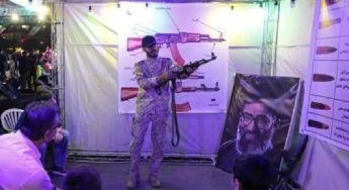 Trump: "Iran ha pochi giorni, sono pronto a colpire". Teheran si prepara alla guerra