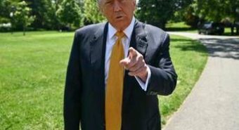 Trump: "Pronto a finire il lavoro contro l'Iran". Il piano per una 'nuova guerra'