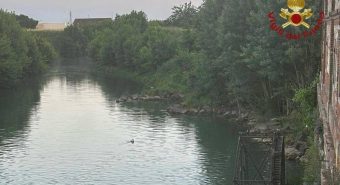 Verona, 15enne si tuffa e annega nel torrente Guà: corpo ripescato dopo quattro ore Verona, 15enne si tuffa e annega nel torrente Guà: corpo ripescato dopo quattro ore